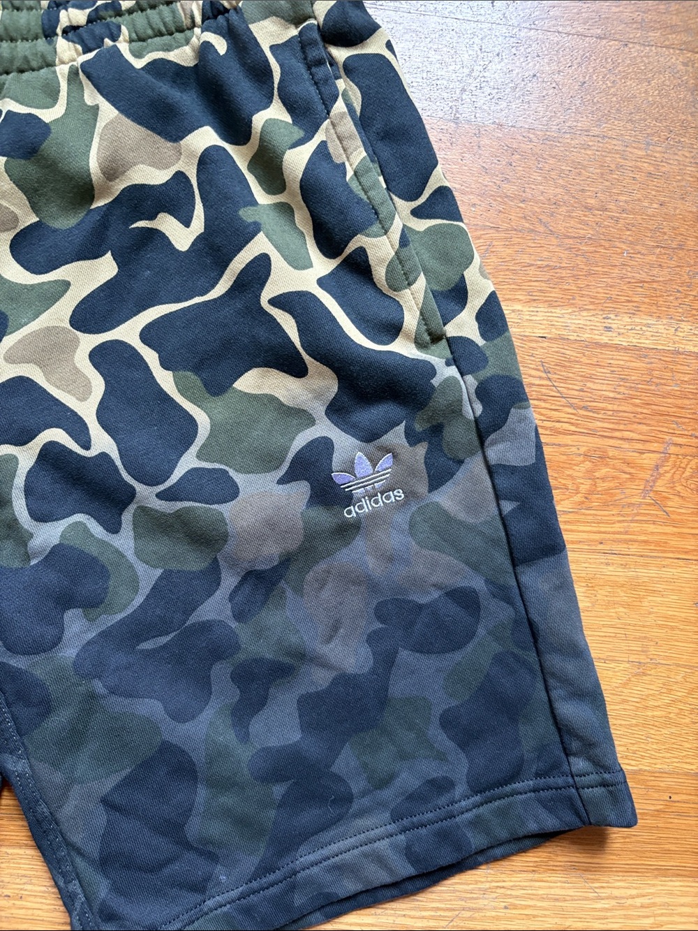 Men’s Adidas Trefoil Ombré Camo Fleece Shorts M - Picture 2 of 5